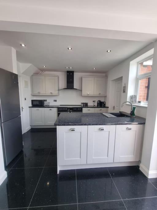 Somers Lodge Leicester Ngoại thất bức ảnh
